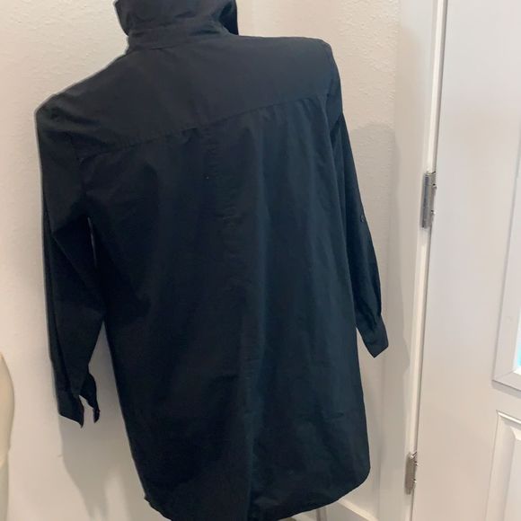 ZAC & RACHEL Asymmetrical Hi/Lo Button-Front, Long-Sleeve Shirt - Picture 3 of 10